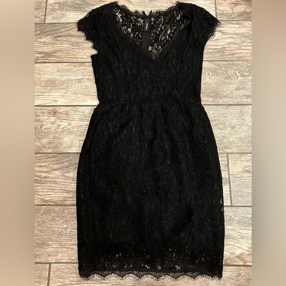 Babaton Aritzia Tobias Black Eyelash Lace V-Neck Sheath Mini Dress Size 4‎ - Picture 4 of 15